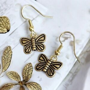 5 For $25💫Golden Butterfly Dangles Earrings